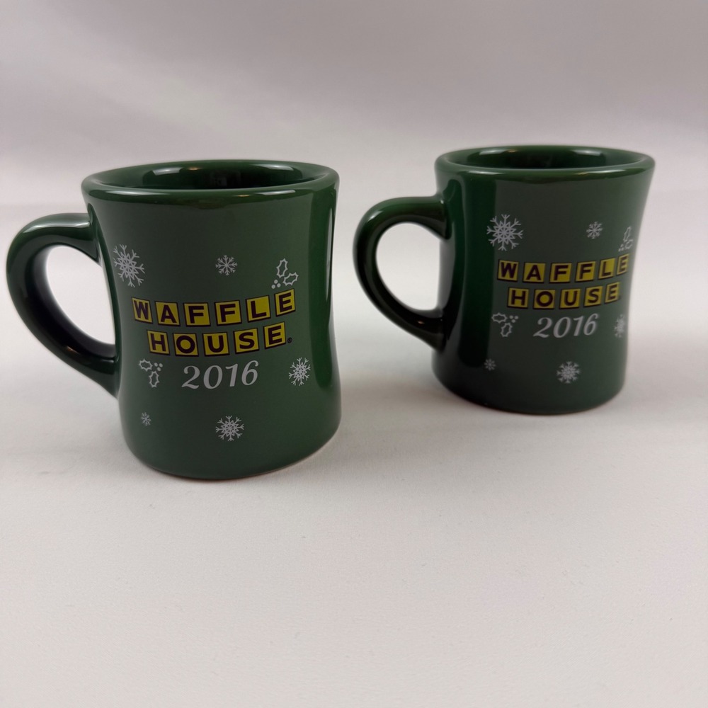 2 Waffle House 2016 Waffle Holidays Coffee Mugs Tuxton Green Gingerbread Man Set